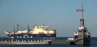 Karadeniz gazı için derin denizde boru serimi yapacak gemi, Çanakkale Boğazı'ndan geçti
