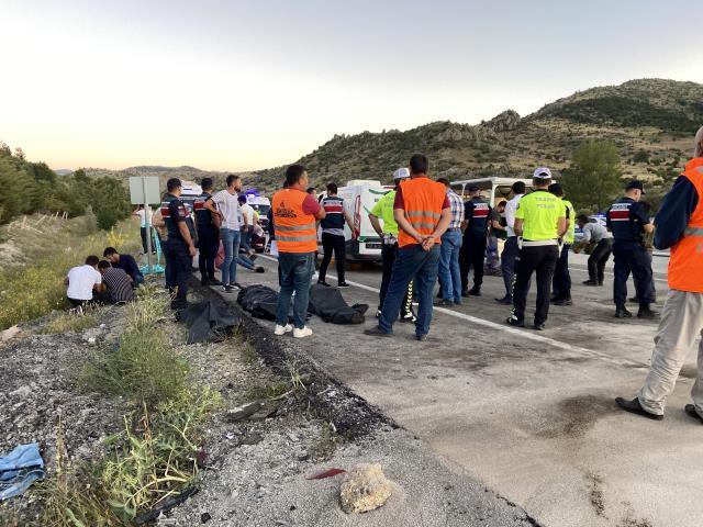 Konya'da otomobil ile cip çarpıştı: 5 ölü, 4 yaralı