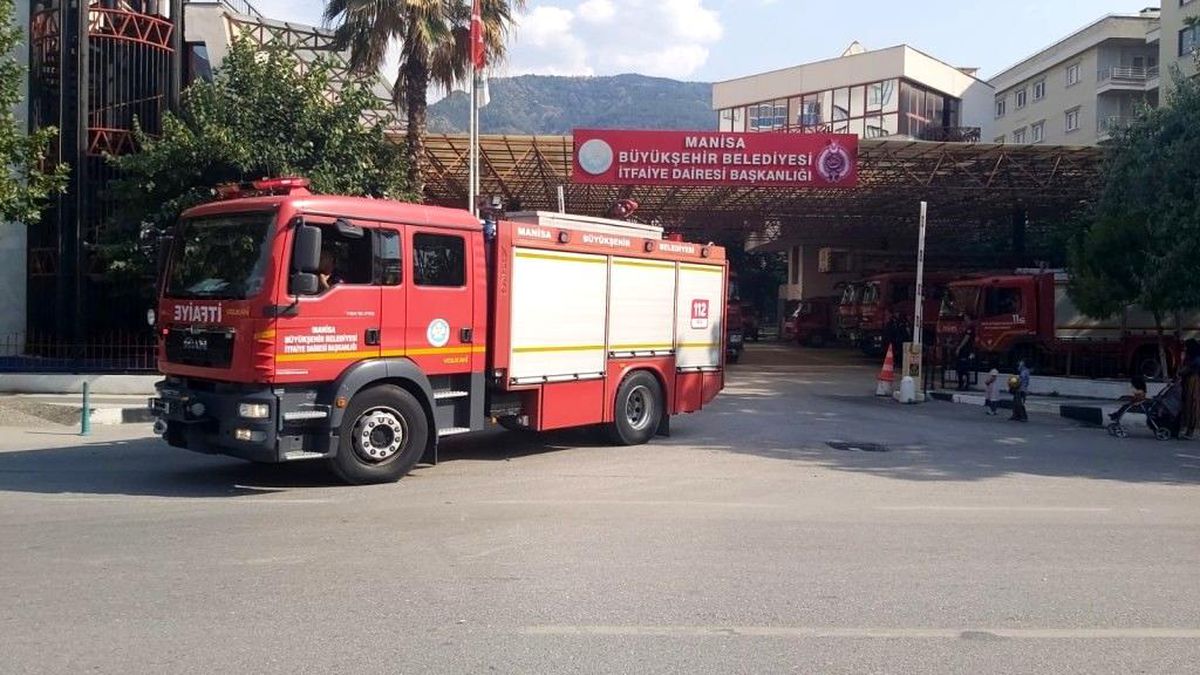Son dakika 3. sayfa: Manisa İtfaiyesinden yoğun mesai