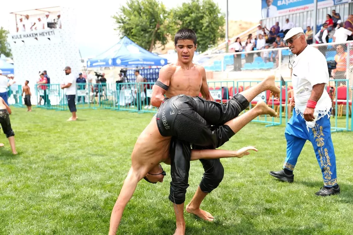 Merkezefendili sporcu Kırkpınar\'dan madalya ile döndü