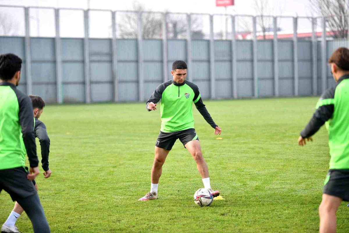 Ömer Furkan Banaz: "Tuğbey Akgün\'le alakalı ısrarımız devam ediyor"