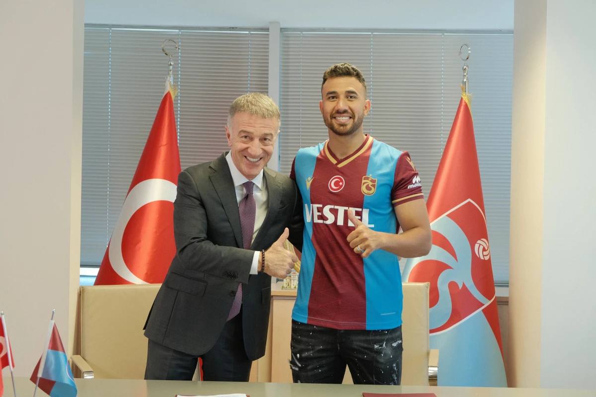 Son dakika: Trabzonspor yeni transferi Trezeguet için imza töreni düzenledi