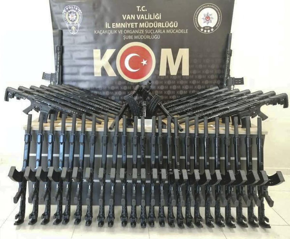 Van\'da 150 adet av tüfeği ele geçirildi