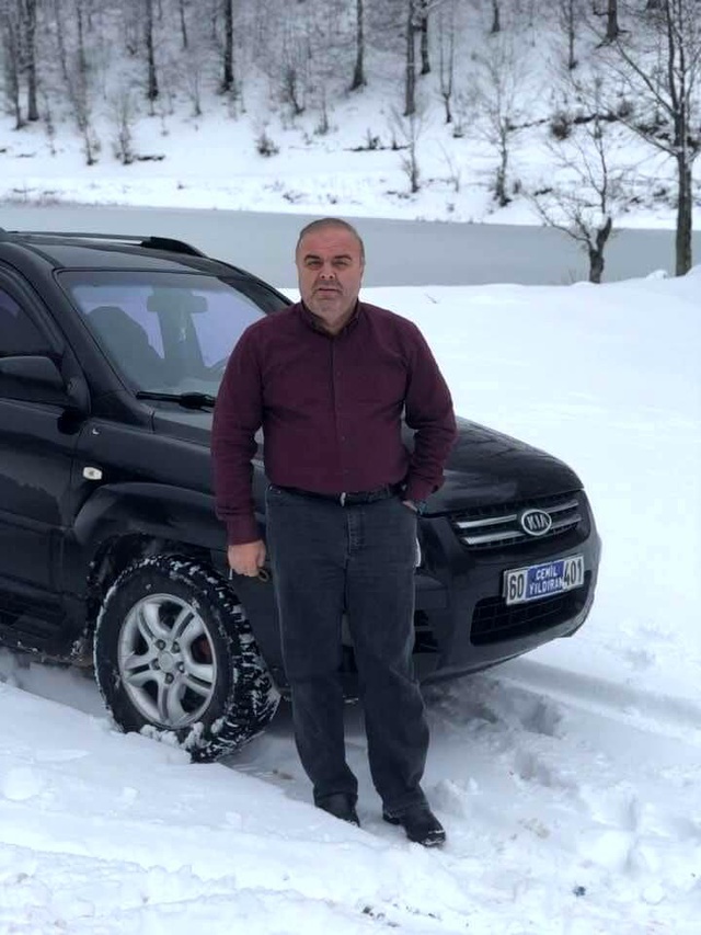Kızının davetiyelerini dağıtmaya giden baba, uçurumun dibinde ölü bulundu Kızının davetiyelerini dağıtmaya giden baba, uçurumun dibinde ölü bulundu