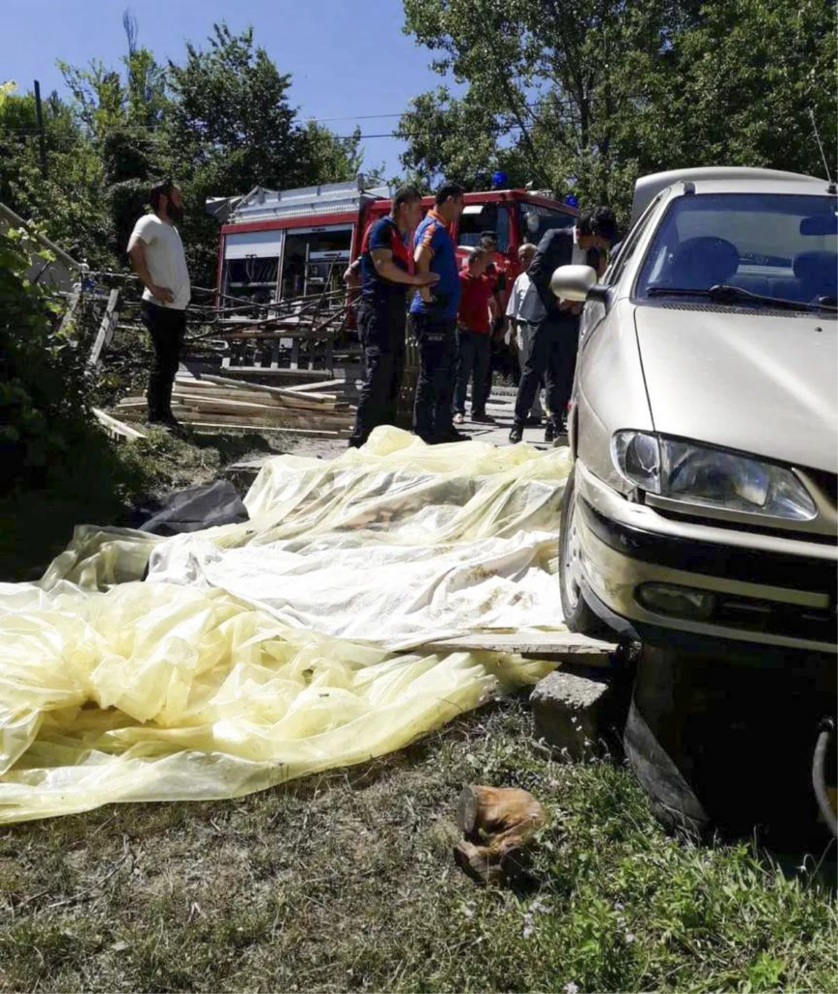 Son dakika! Zonguldak\'ta el frenini çekmeyi unuttuğu otomobilinin altında kalan kişi öldü
