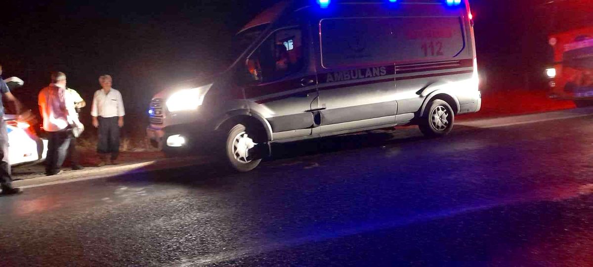 Son dakika 3. sayfa: Adıyaman\'da otomobil şarampole devrildi: 4 yaralı