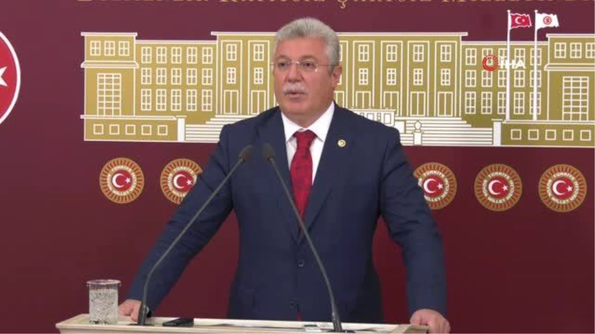 AK Parti\'li Akbaşoğlu: "Pazar günkü seçim sipariş anketlerin geçersizliğini ilan etmektedir"