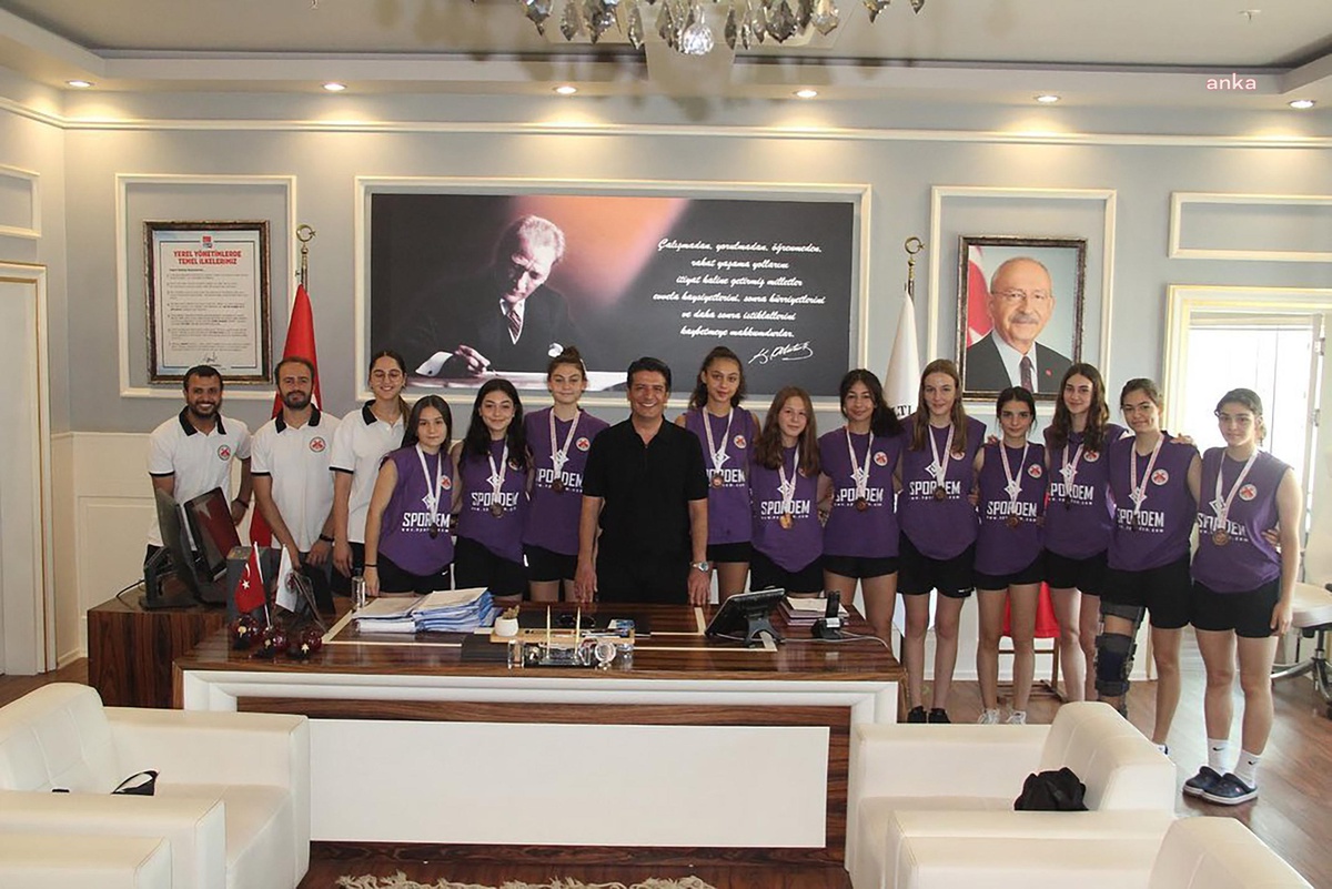 Döşemealtı Belediyesi\'nden Sporculara Ödül