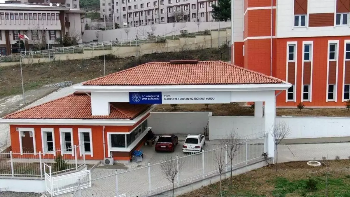 Düzce\'de 10 yurt öğrencilerin hizmetinde