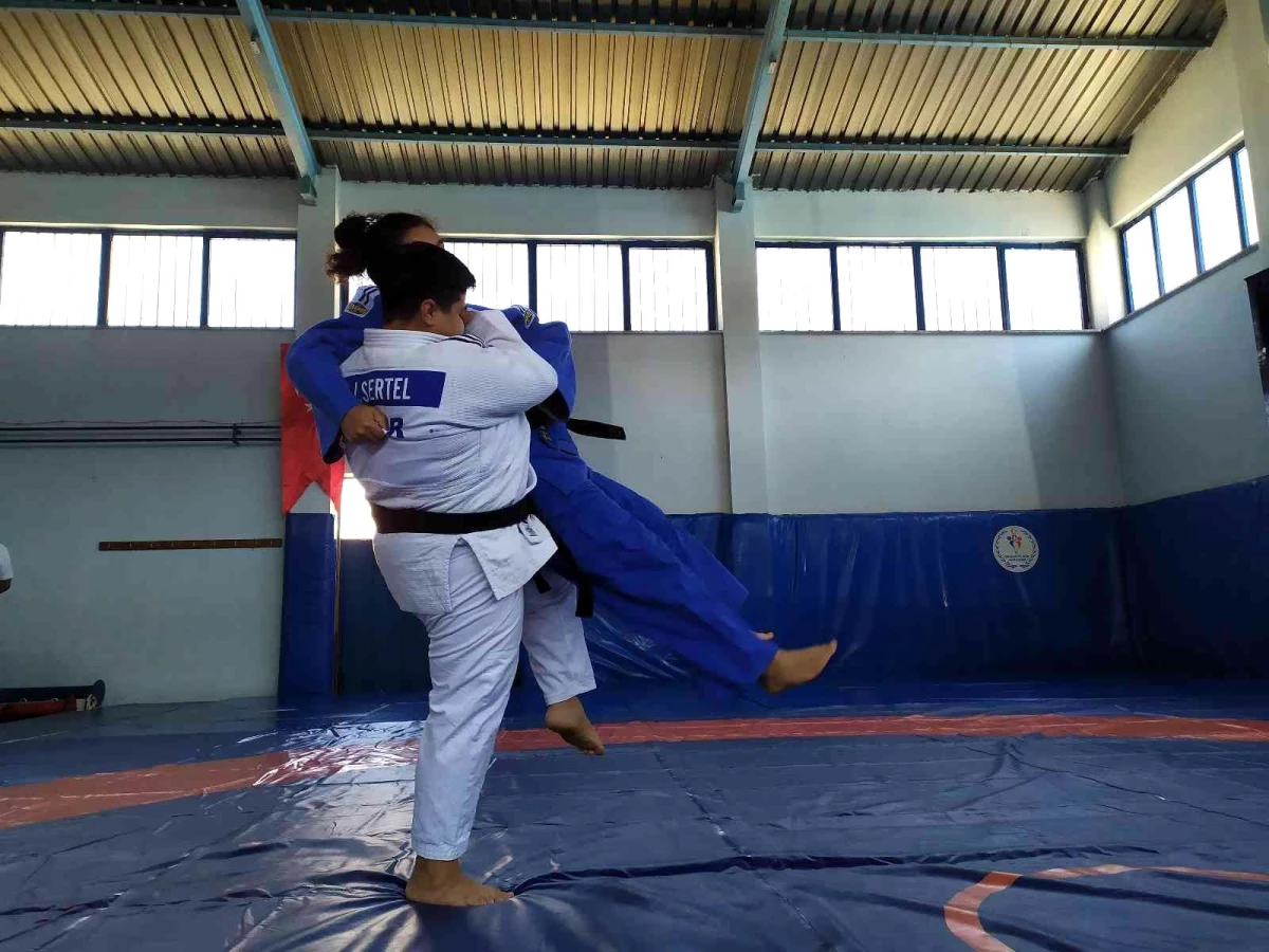 Hataylı milli judocu İpek\'in hedefi dünya şampiyonluğu