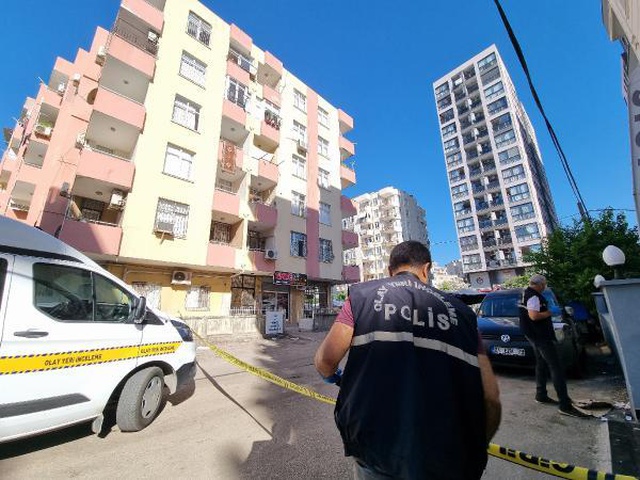 Annesi kavga etmesin diye odaya kilitledi! O da husumetlisini balkondan nişan alarak öldürdü Annesi kavga etmesin diye odaya kilitledi! O da husumetlisini balkondan nişan alarak öldürdü