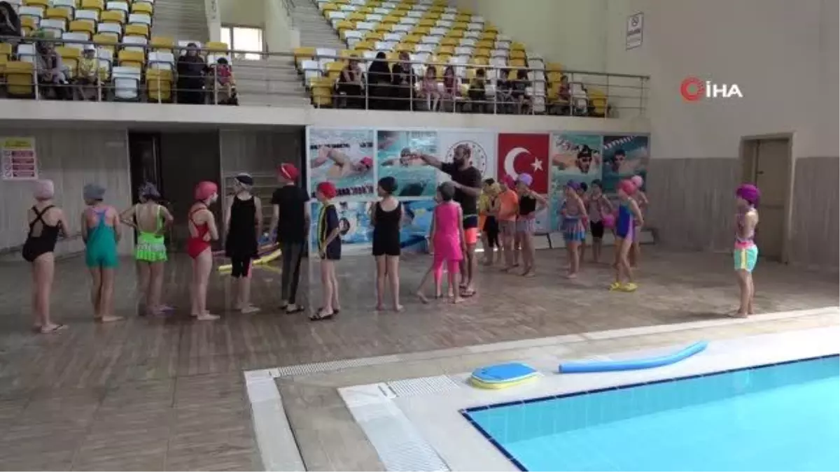 Muş'ta 'Yüzme Bilmeyen Kalmasın' projesine yoğun ilgi