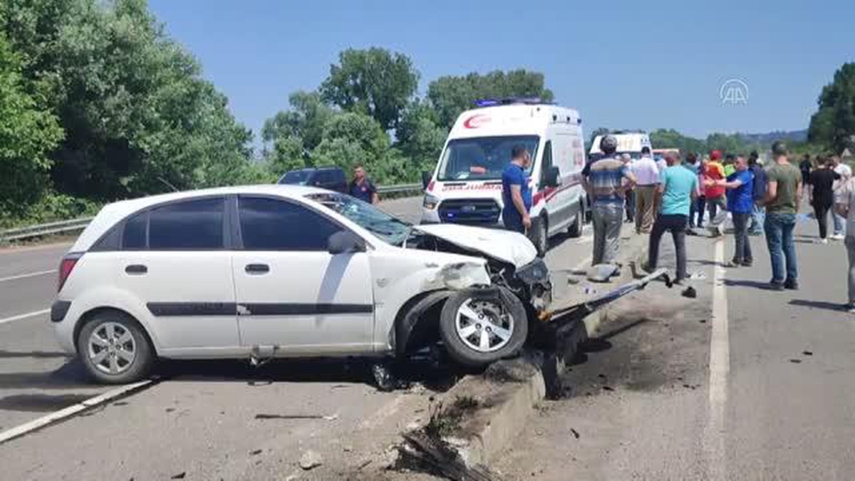 Son dakika... Otomobille motosikletin çarpıştığı kazada 1 kişi öldü, 1 kişi yaralandı