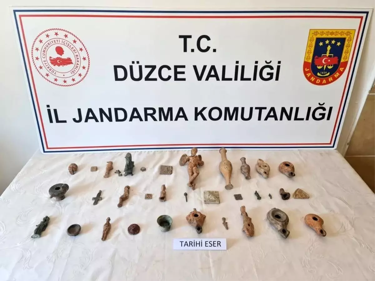 Tarihi eserleri satamadan yakalandı