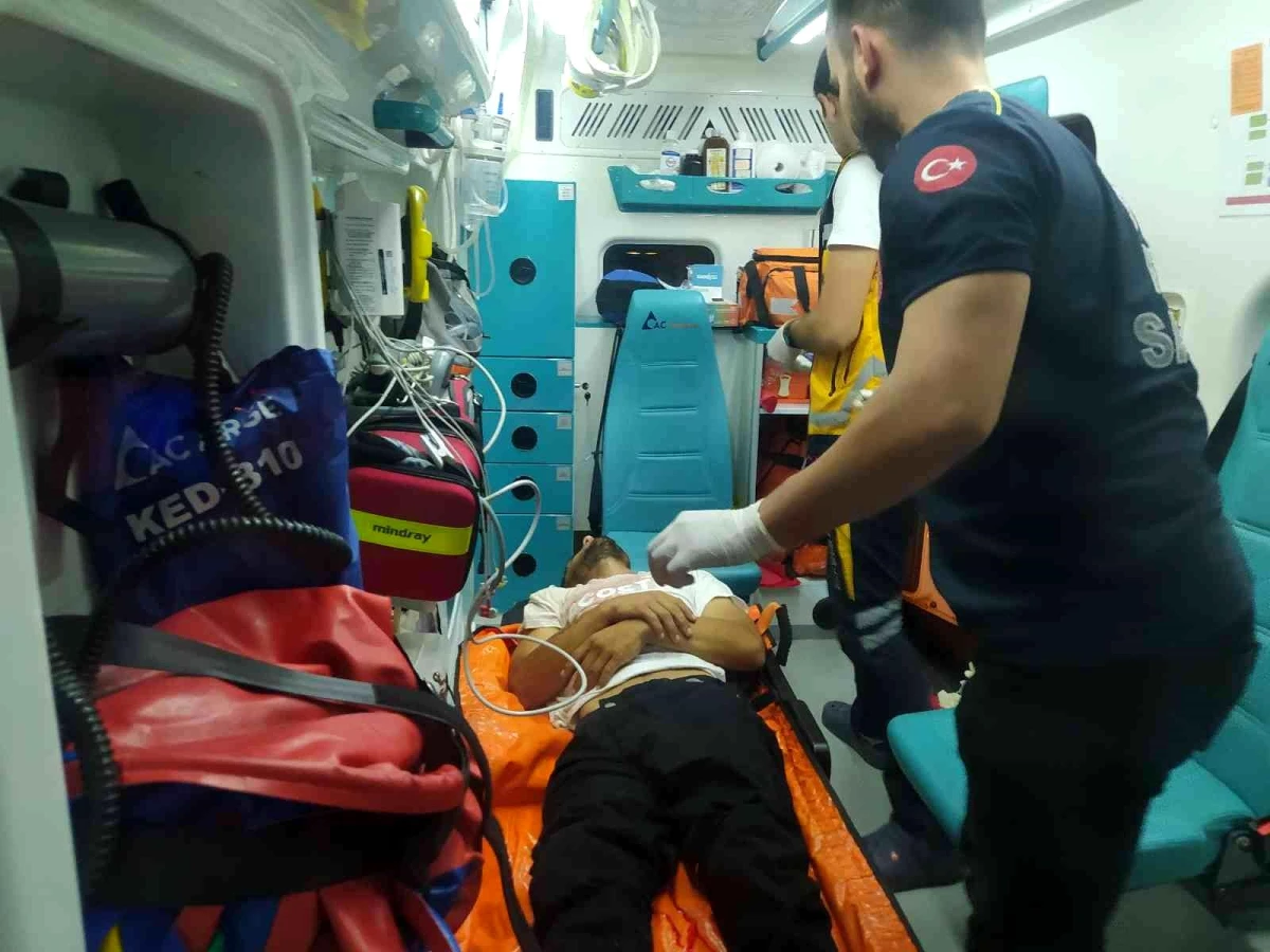 Adana\'da evinde silahlı saldırıya uğrayan genç yaralandı