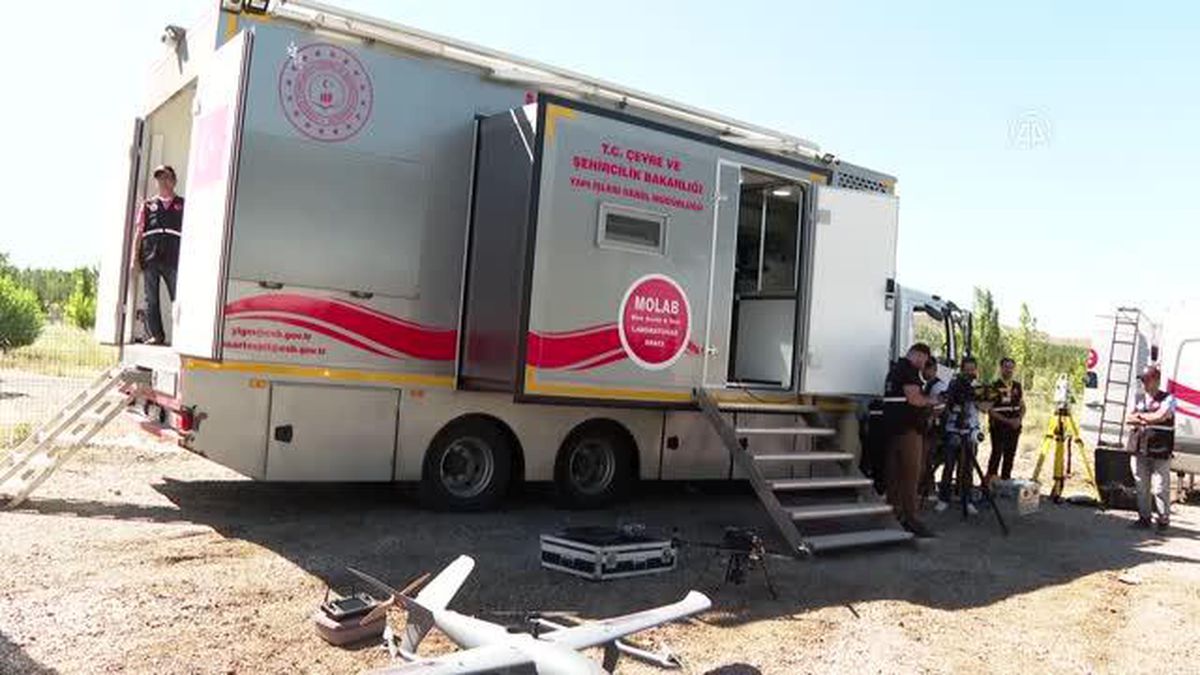 Afet hasarları dört yeni mobil araçla tespit ediliyor (1)