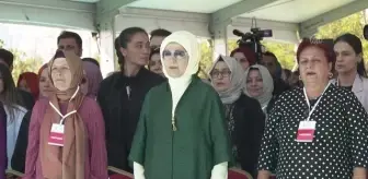 Emine Erdoğan: 'Tüm vatandaşlarımızı, bir çocuğumuzun elinden tutmaya davet ediyorum'