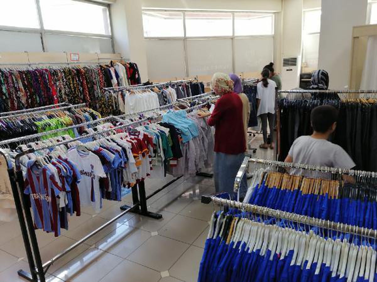 \'Hayır Çarşısı\' ile 73 bin 300 aileye kıyafet ve ayakkabı yardımı yapıldı