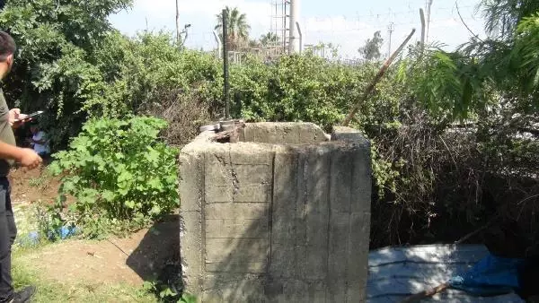 Toprağı sulamak isteyen çiftçiler borunun tıkalı olduğunu fark etti, içeri giren ekipler ölmüş insan buldu