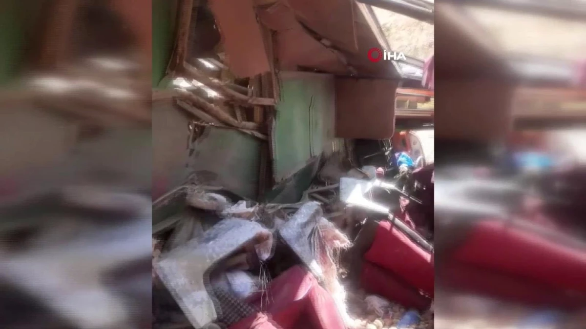 Son dakika haberi | Nepal\'de korkutan kaza: 13 ölü, 19 yaralı