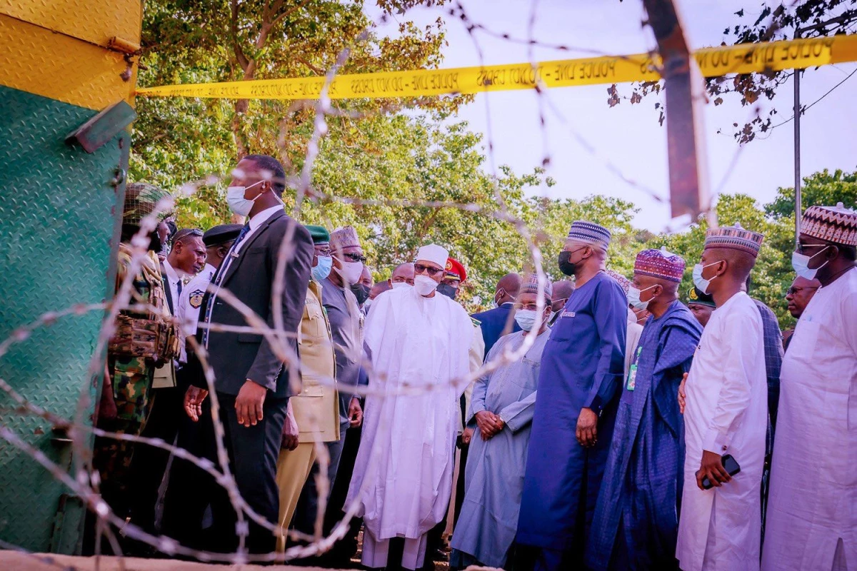 Nijerya Devlet Başkanı Buhari, cezaevinden firar eden mahkumların yakalanmasını istedi