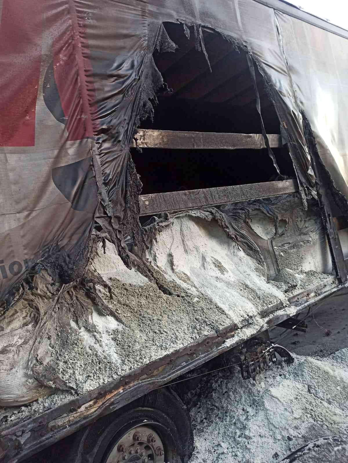 Son dakika haberi: Tırda çıkan yangın söndürüldü