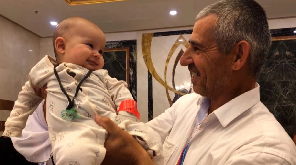 Türkiye\'nin en küçük ve en yaşlı hacı adayları kutsal topraklardaEn küçük hacı adayı 4 aylık Mustafa Eymen