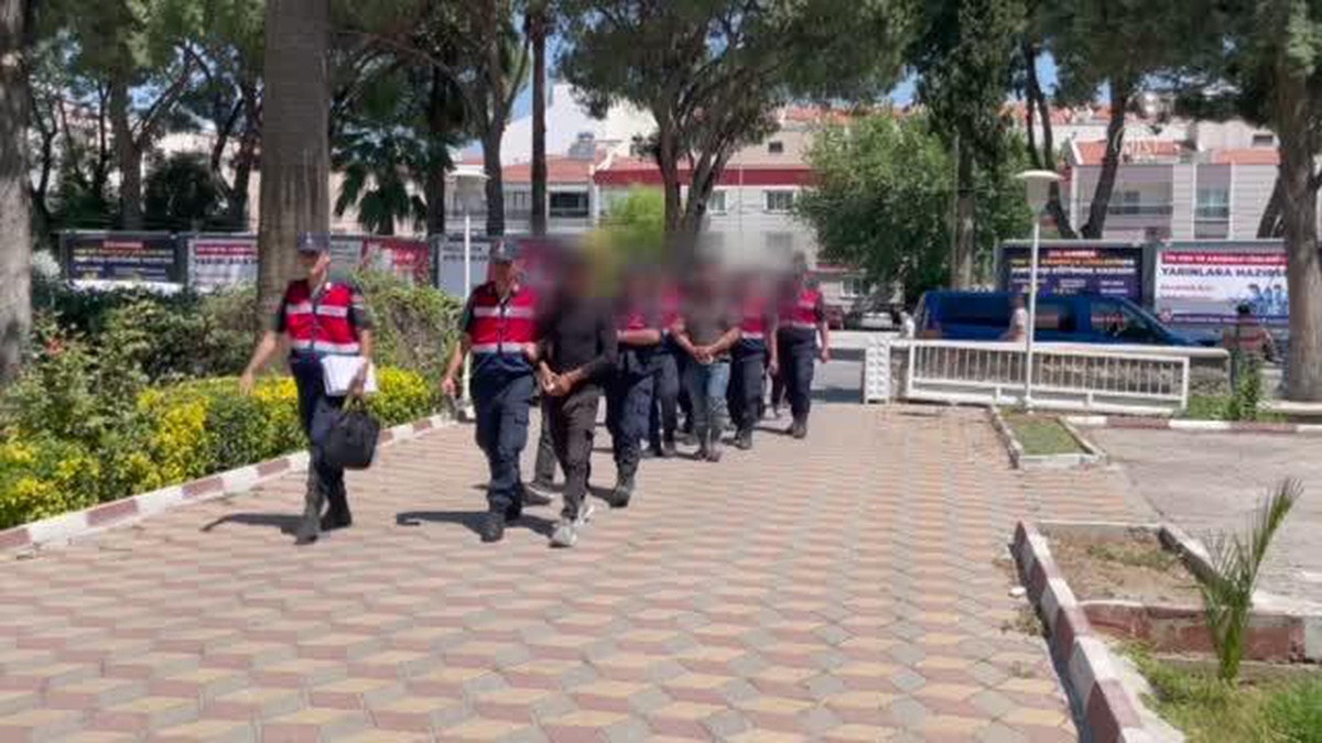 "Yol verme" kavgasında gözaltına alınan 8 kişi tutuklandı
