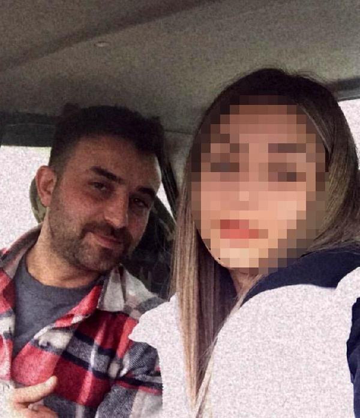 Ayrıldığı erkek arkadaşının otomobiline zarar verdi