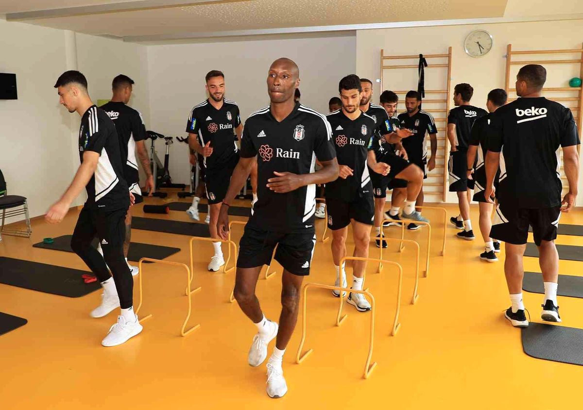 Beşiktaş, salonda çalıştı