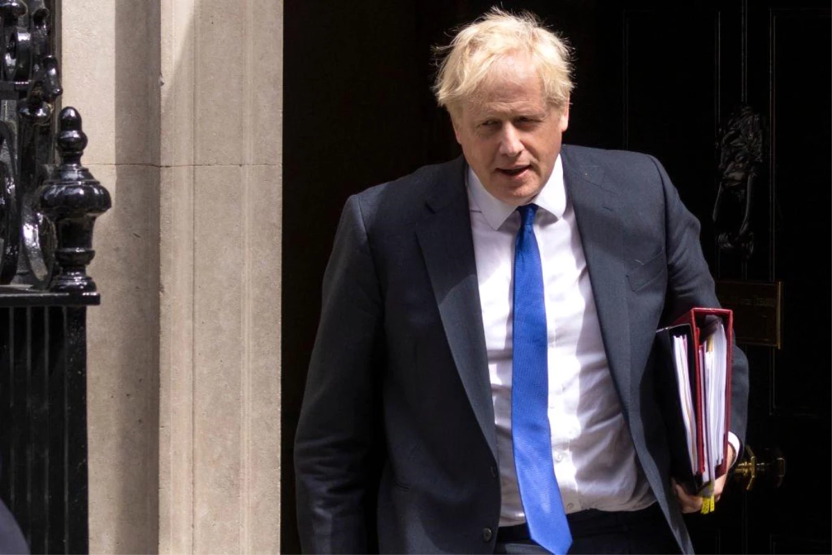 İngiltere\'de hükümet krizi: Başbakan Boris Johnson kendi kabinesinin "istifa et" baskısı altında