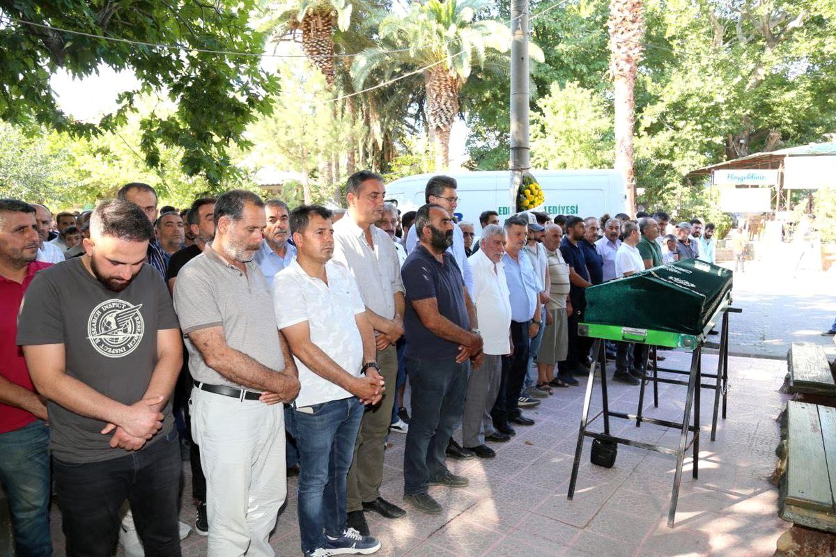 Cinayet zanlıları çıkarıldıkları mahkemece tutuklandı
