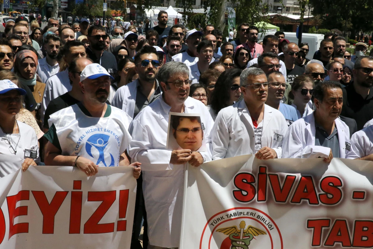 Son dakika haberleri | İstanbul\'da sağlık çalışanlarından Dr. Ekrem Karakaya\'nın öldürülmesine tepki