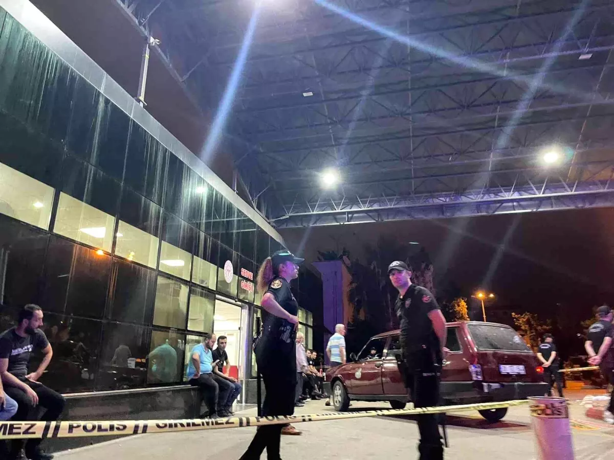 İskenderun\'da silahlı saldırı: 1 ölü, 8 yaralı