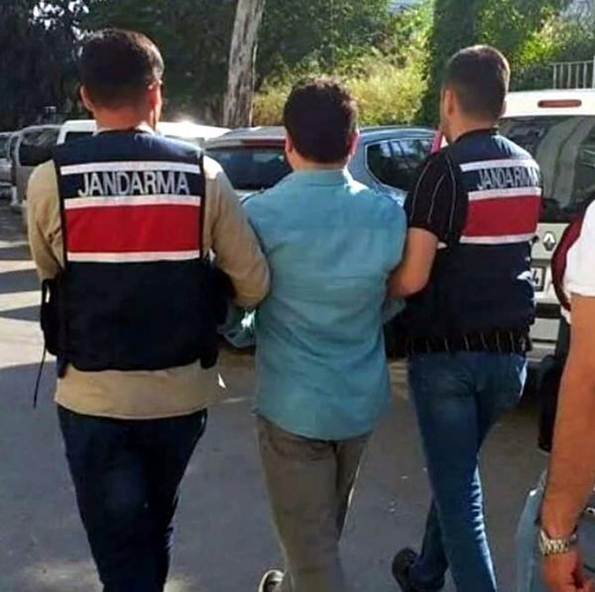 İzmir\'de DEAŞ operasyonunda 5 gözaltı