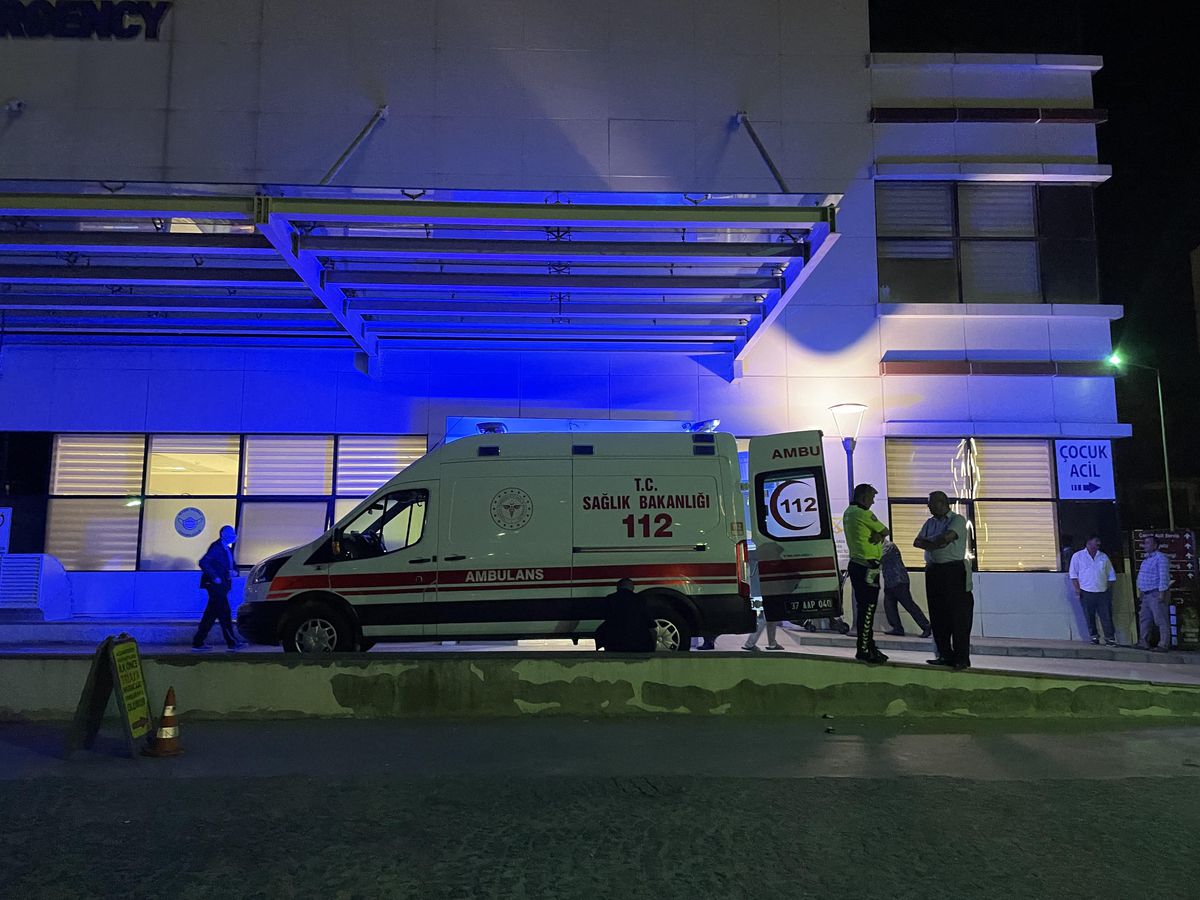 KASTAMONU - Üzerine mermer düşen işçilerden biri öldü, diğeri yaralandı