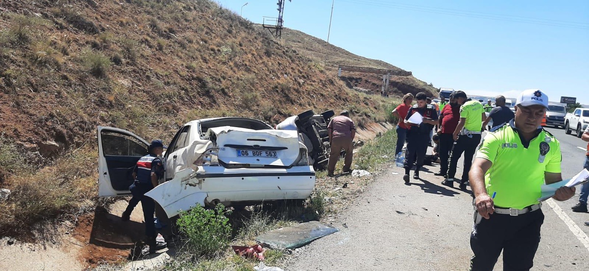 Kırıkkale\'de iki otomobilin çarpıştığı kazada 7 kişi yaralandı