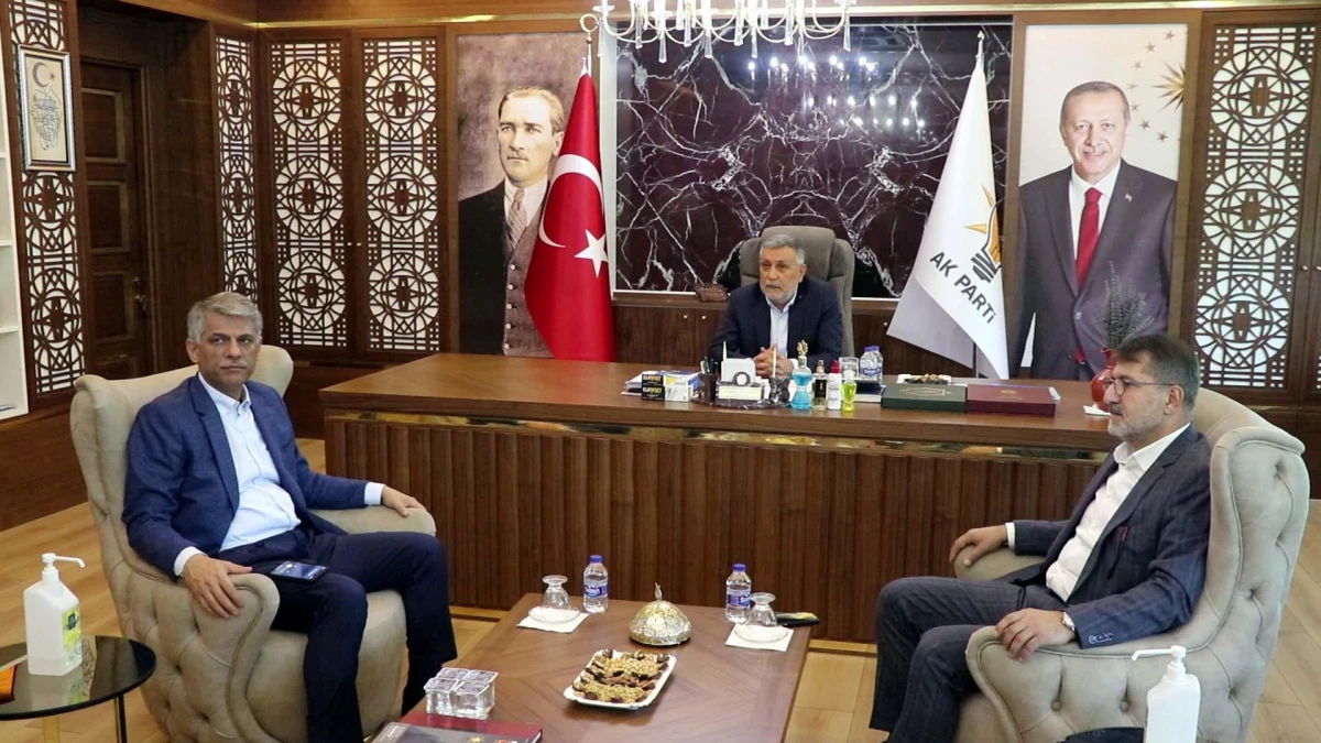 Kültür ve Turizm Bakan Yardımcısı Alpaslan, AK Parti Elazığ İl Bakanlığını ziyaret etti