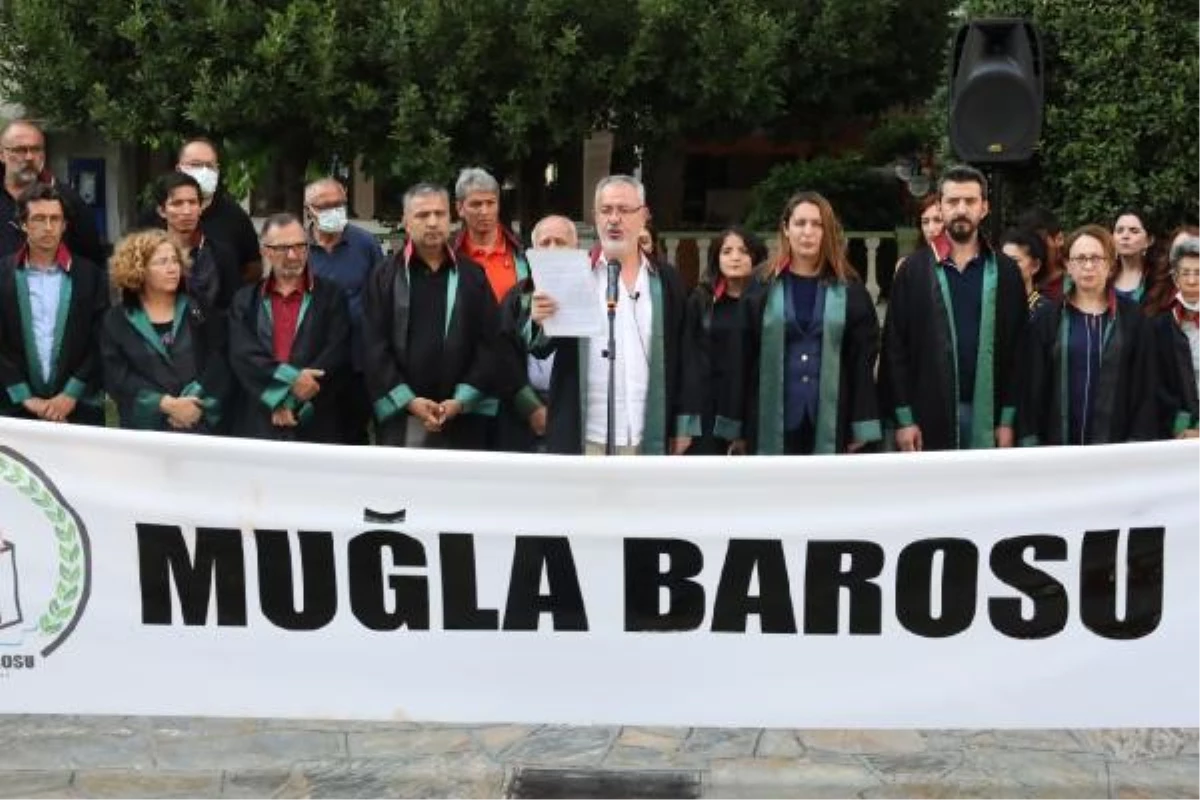 Muğla Barosu avukatları, öldürülen meslektaşları için toplandı