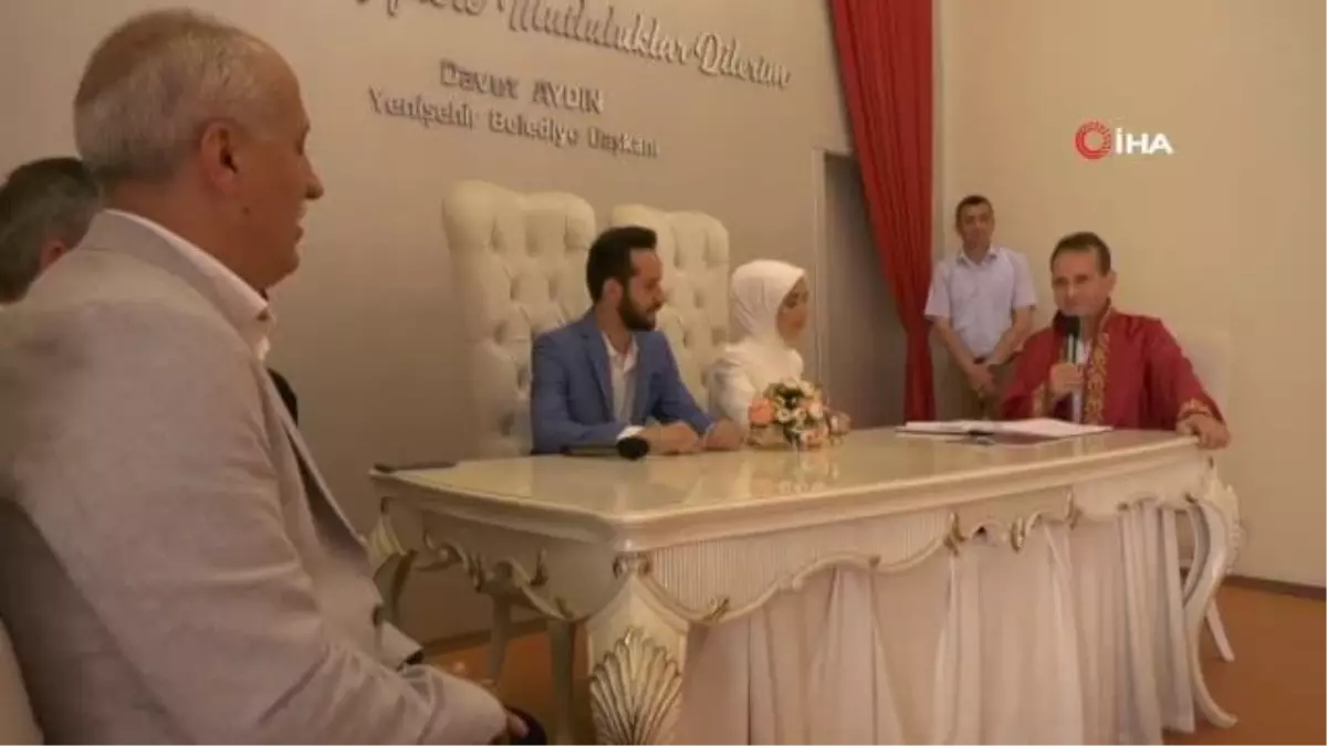 Nikah memuru kendi oğlunun nikahını kıydı: "Hayatımda kıydığım en anlamlı nikah bu oldu"