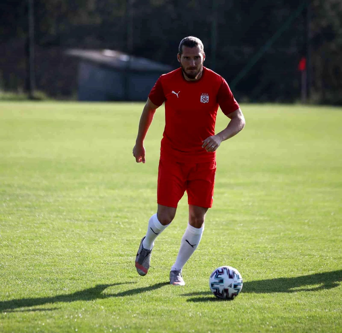 Sivasspor, Çaykur Rizespor ile anlaşan Koray Altınay\'a teşekkür etti