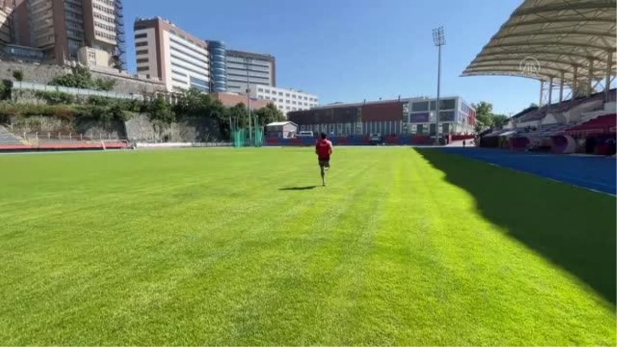 ZONGULDAK - Öğretmenlerinin tavsiyesiyle spora başlayan atletler yeni başarılar için ter döküyor