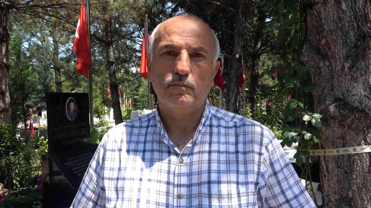 15 Temmuz şehidi PÖH Hakan Yorulmaz\'ın babası: "Türk milleti ve İslam alemi için canlarını feda ettiler"
