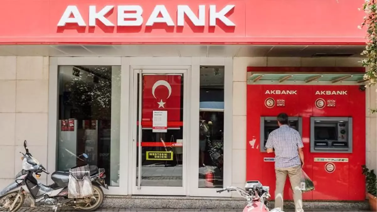 Akbank\'ta yine arıza çıktı! Müşteriler tepki gösterdi, banka özür diledi