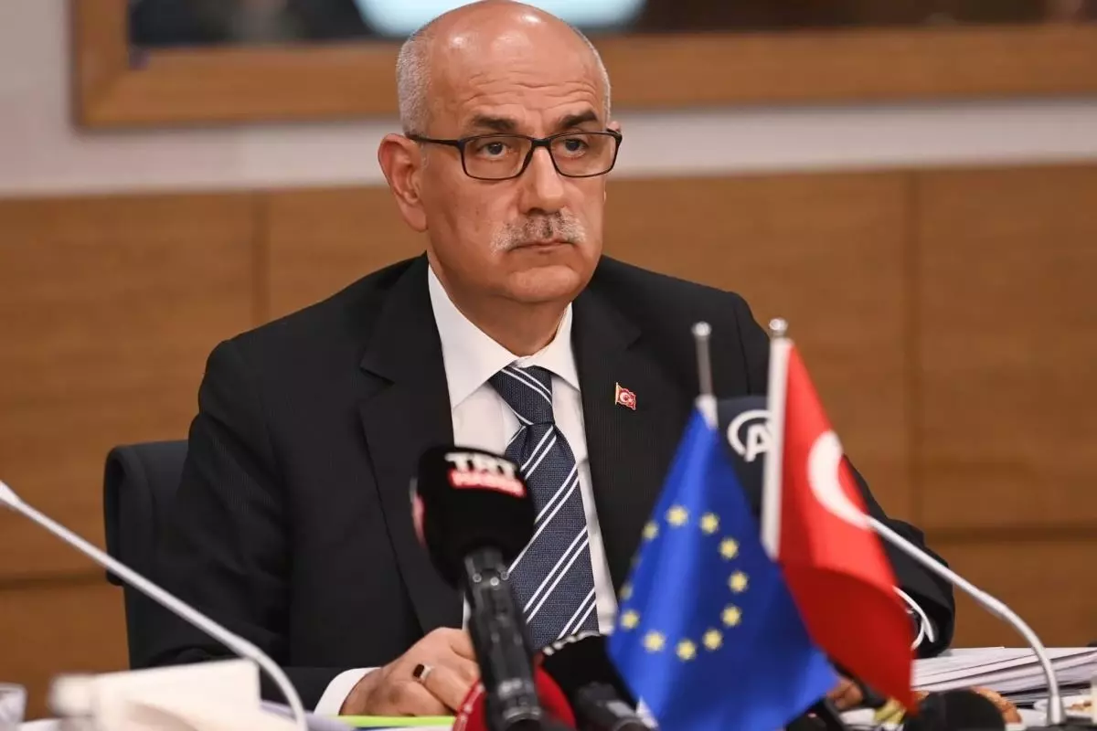 Bakan Kirişci: "Çay üreticimize budama tazminatı ödemesi başladı"