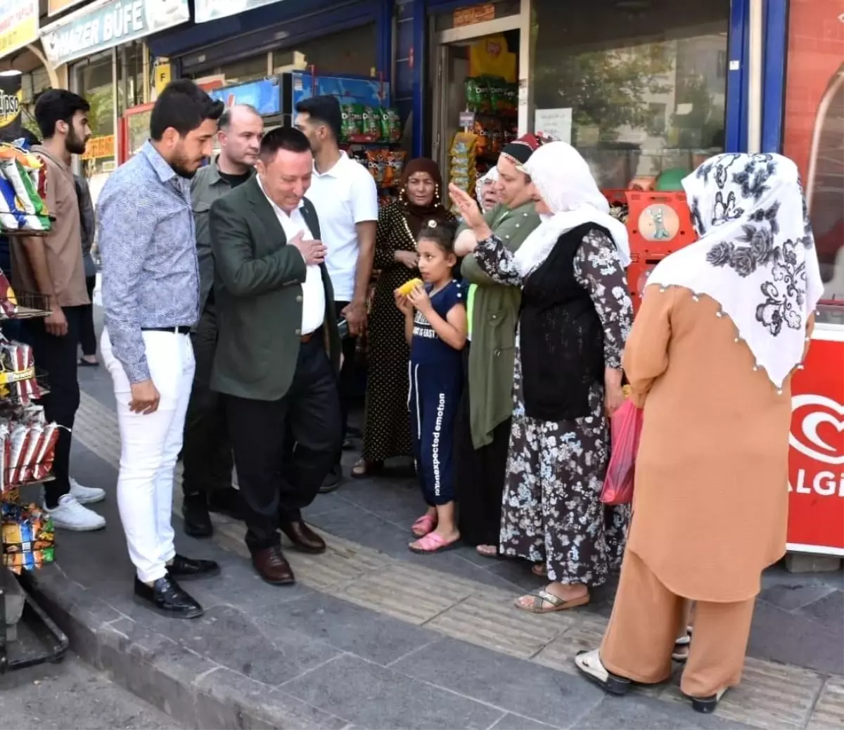 Beyoğlu, esnaf ve vatandaşların bayramını kutladı