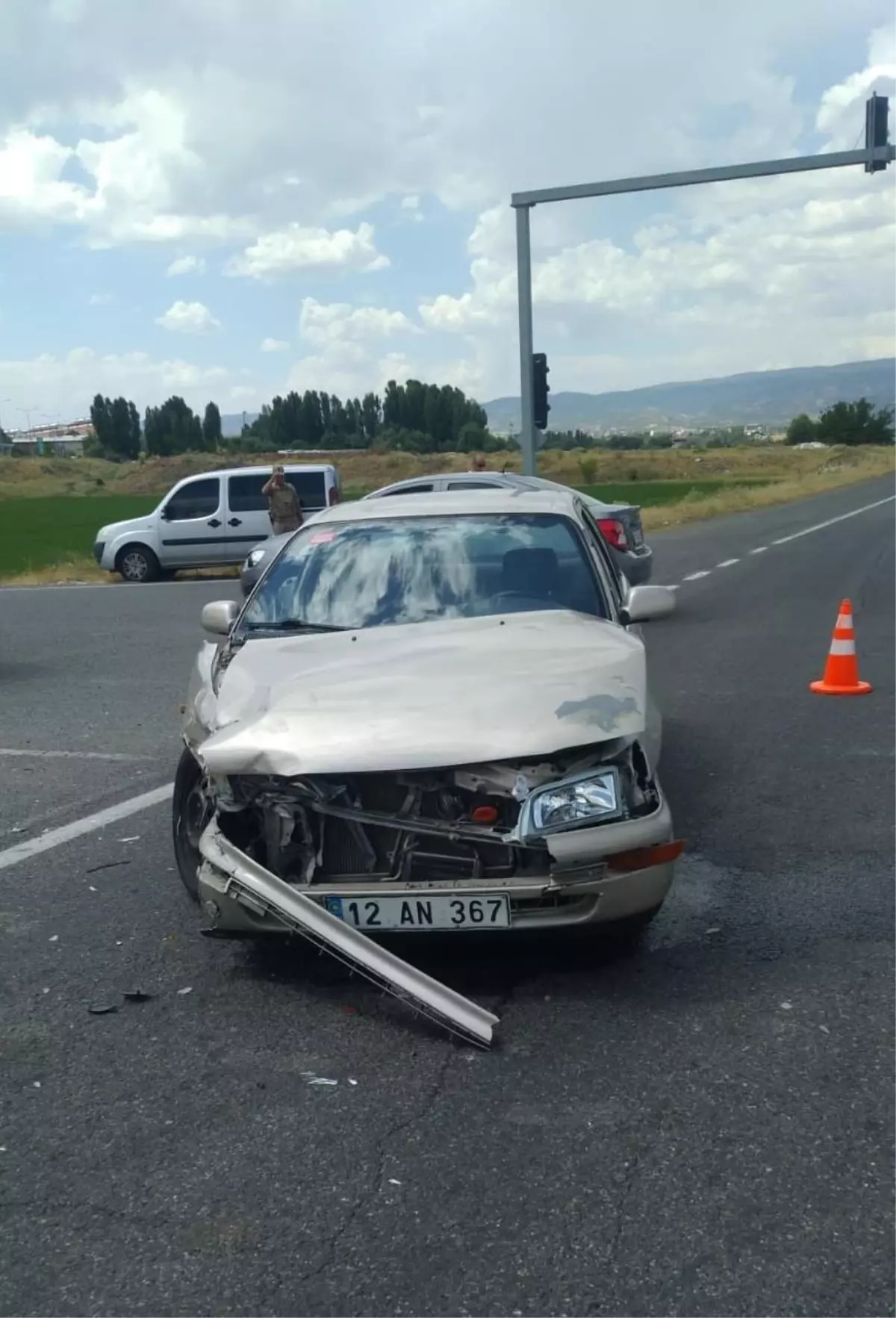 Son Dakika | Bingöl\'de iki otomobilin çarpıştığı kazada 5 kişi yaralandı