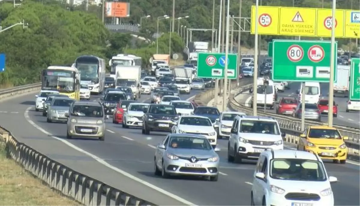 ÇAMLICA GİŞELERDE TRAFİK YOĞUNLUĞU