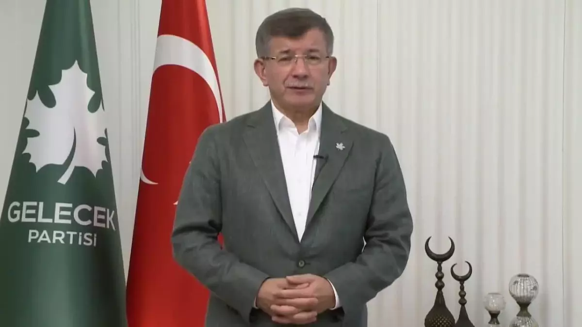 Davutoğlu: \'Giderlerse Gitsinler\' Diyen Cumhurbaşkanı, Doktor Ekrem İçin Bir Taziye Mesajı Yayınlamadı.