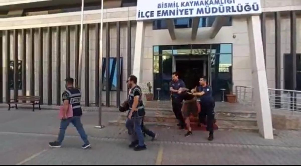 Son dakika: Diyarbakır\'da çocuğu darp edip gasp yapan şüpheliler tutuklandı